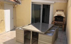 Maison de vacances à Marseillan au cœur du village, à quelques pas du port.