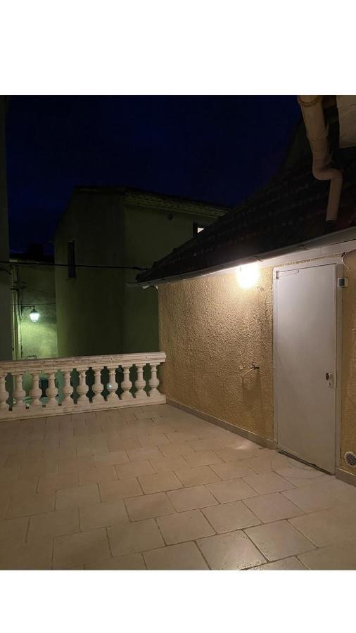 Maison de vacances à Marseillan au cœur du village, à quelques pas du port. Extérieur photo