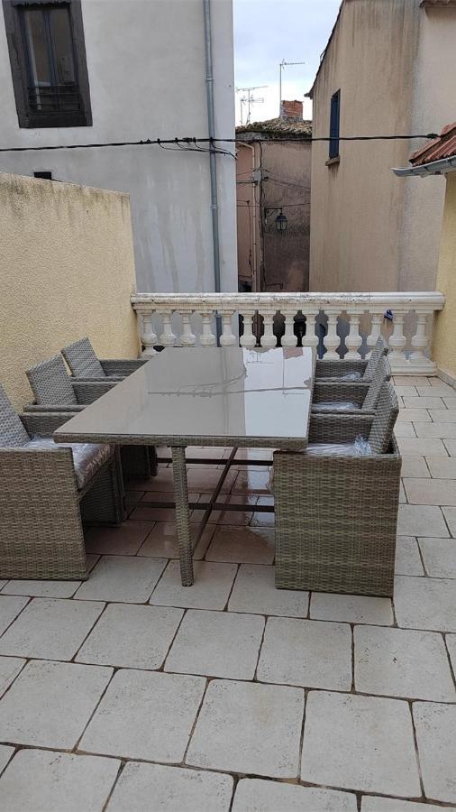 Maison de vacances à Marseillan au cœur du village, à quelques pas du port. Extérieur photo